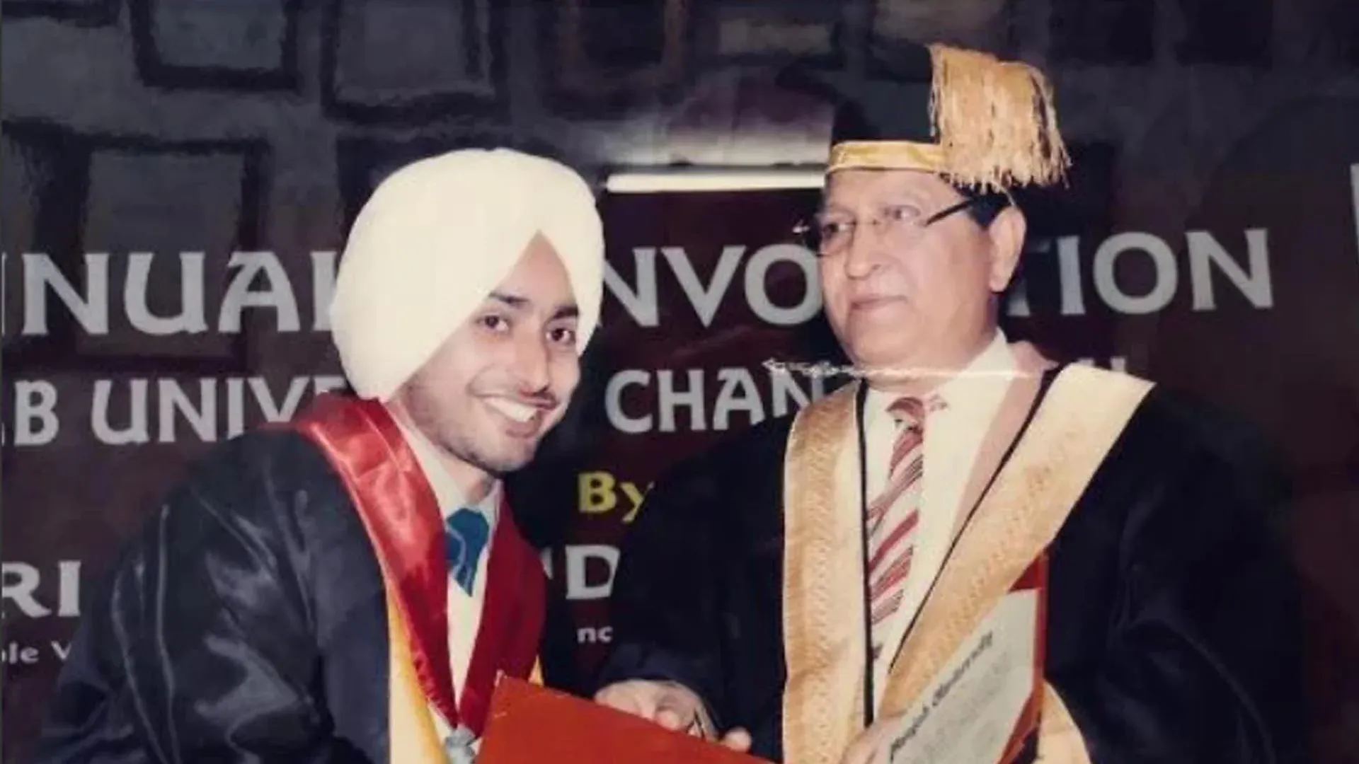 The story of Satinder Pal Singh becoming Satinder Sartaaj | Shayar Sartaaj; सतिंदर पाल सिंह से सतिंदर सरताज बनने की कहानी, भंगड़ा स्टार और प्रोफेसर बनने की थी ख्वाहिश ...